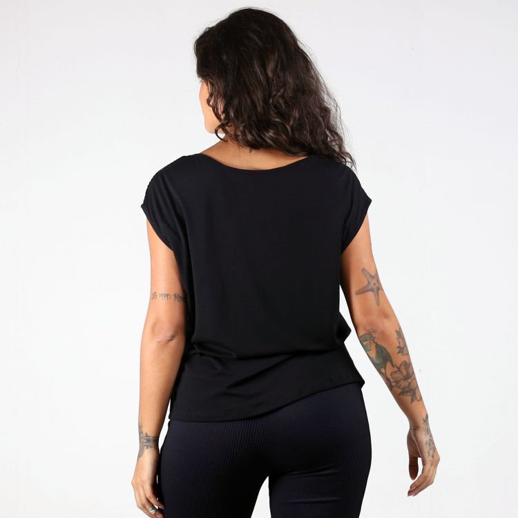 Blusa Recorte Tela Na Manga