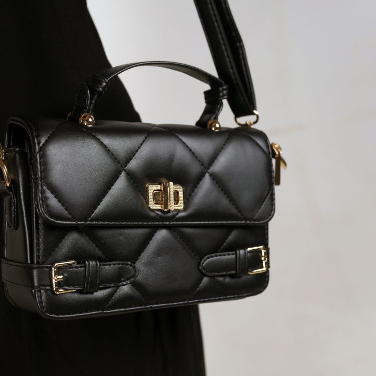 Bolsa Belle Buckle