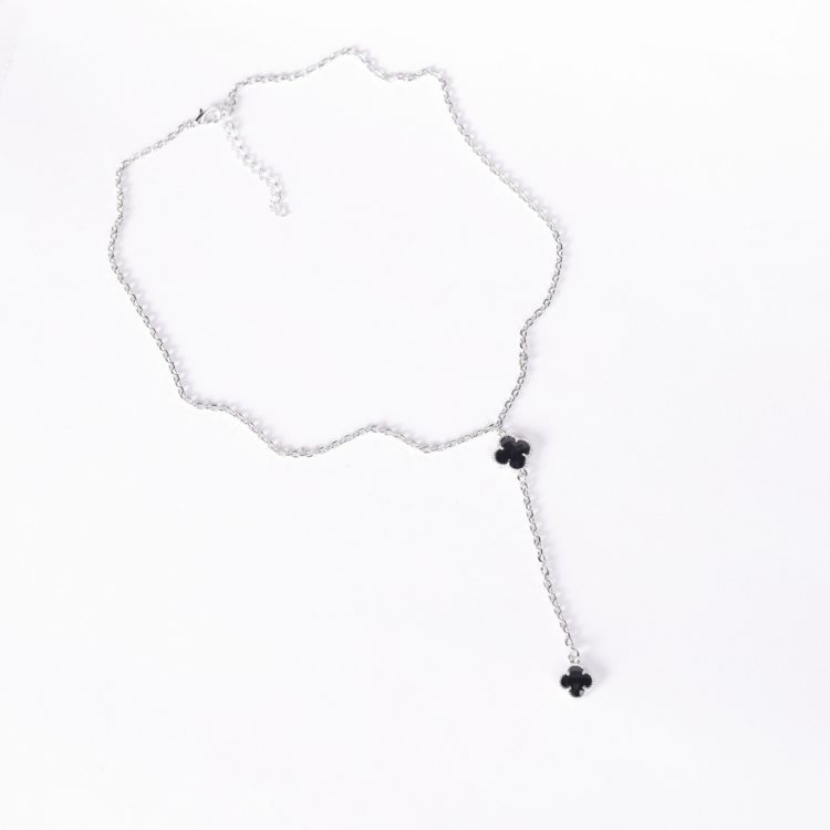 Colar Clover Y