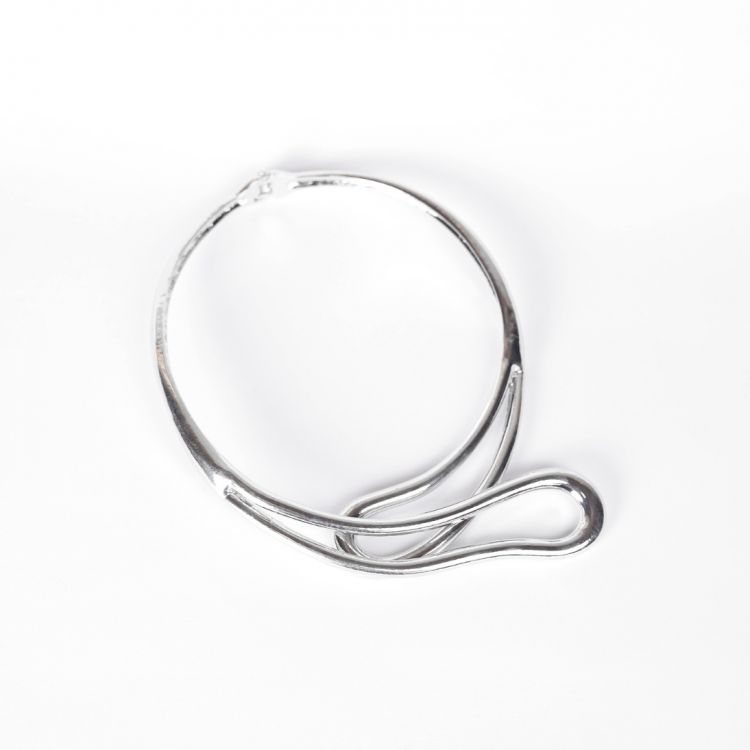 Colar Contorno Prateado