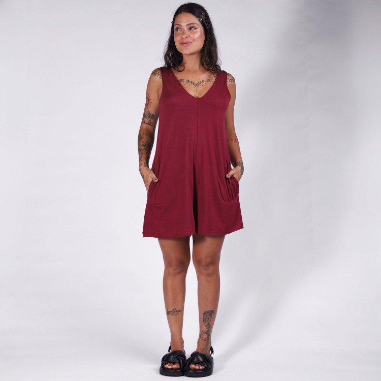 Macaquinho Vinho Casual Gola V