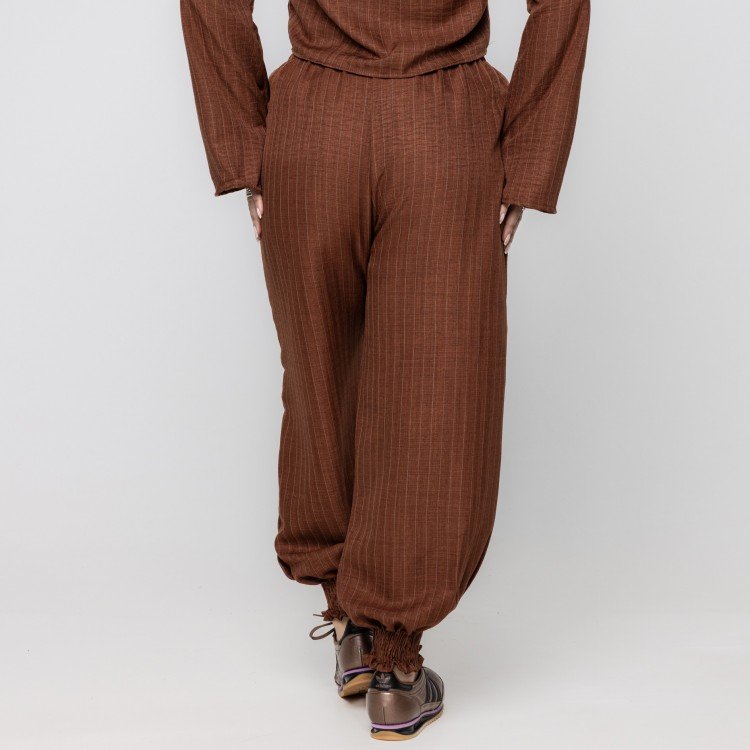 Calça Jogger Risca de Giz Brown