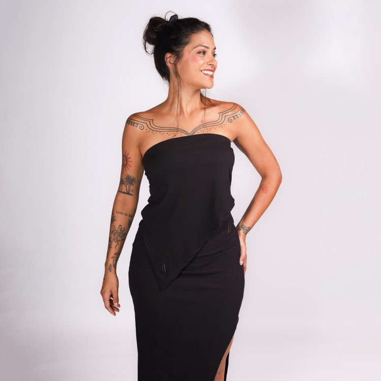 Blusa Tomara Que Caia Assimétrica