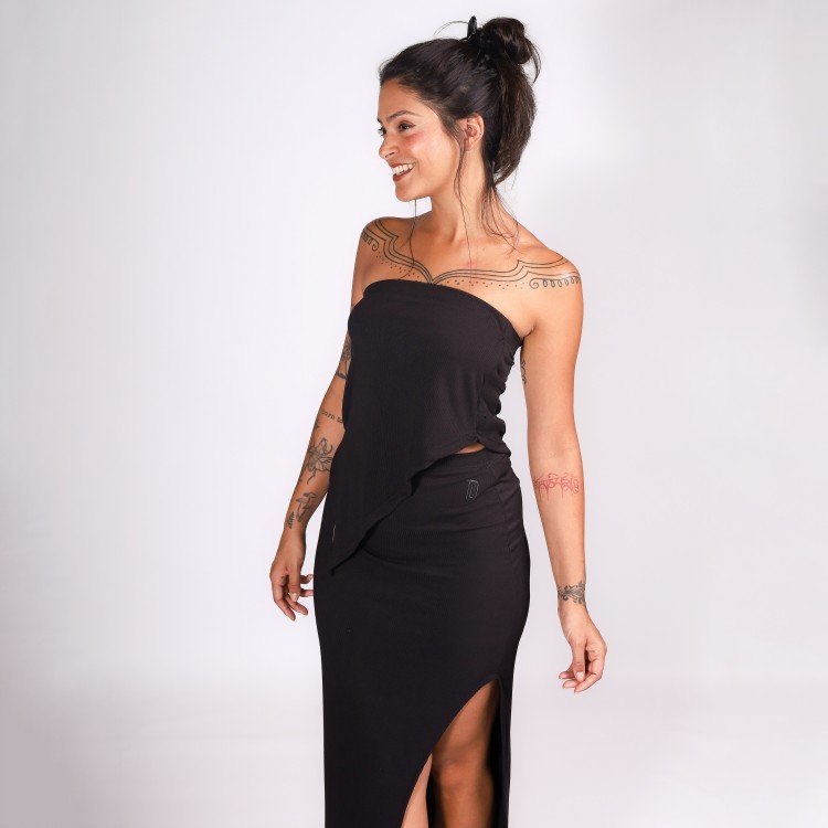 Blusa Tomara Que Caia Assimétrica