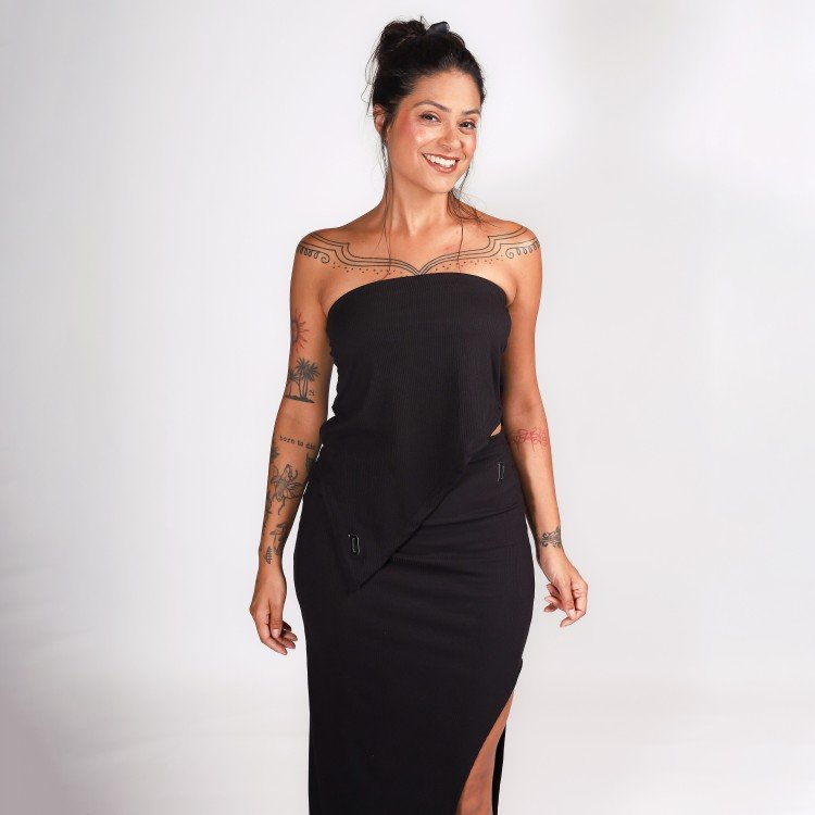 Blusa Tomara Que Caia Assimétrica