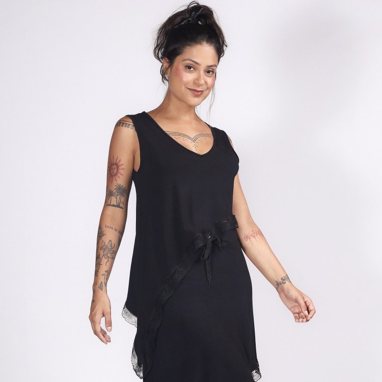 Blusa Assimétrica Renda Fluida