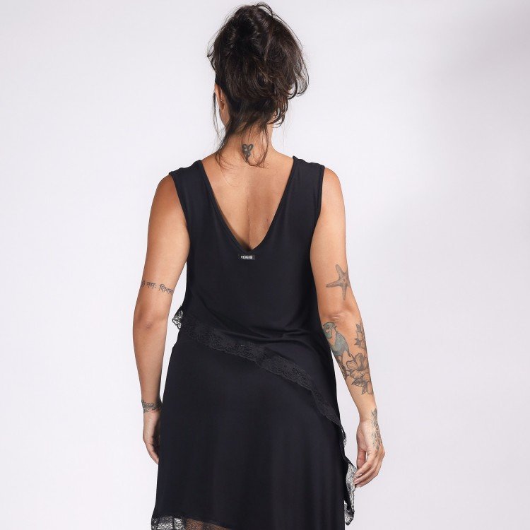 Blusa Assimétrica Renda Fluida