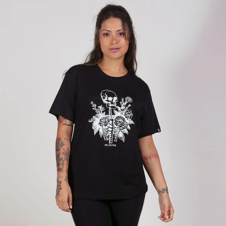 Camiseta Skull Roses Around