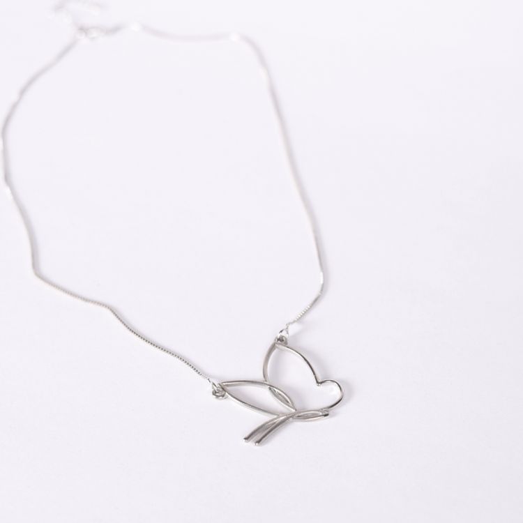 Colar Butterfly Outline