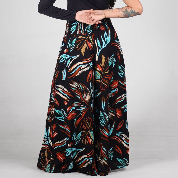 Calça Pantalona Estampa Folhagens Tropicais