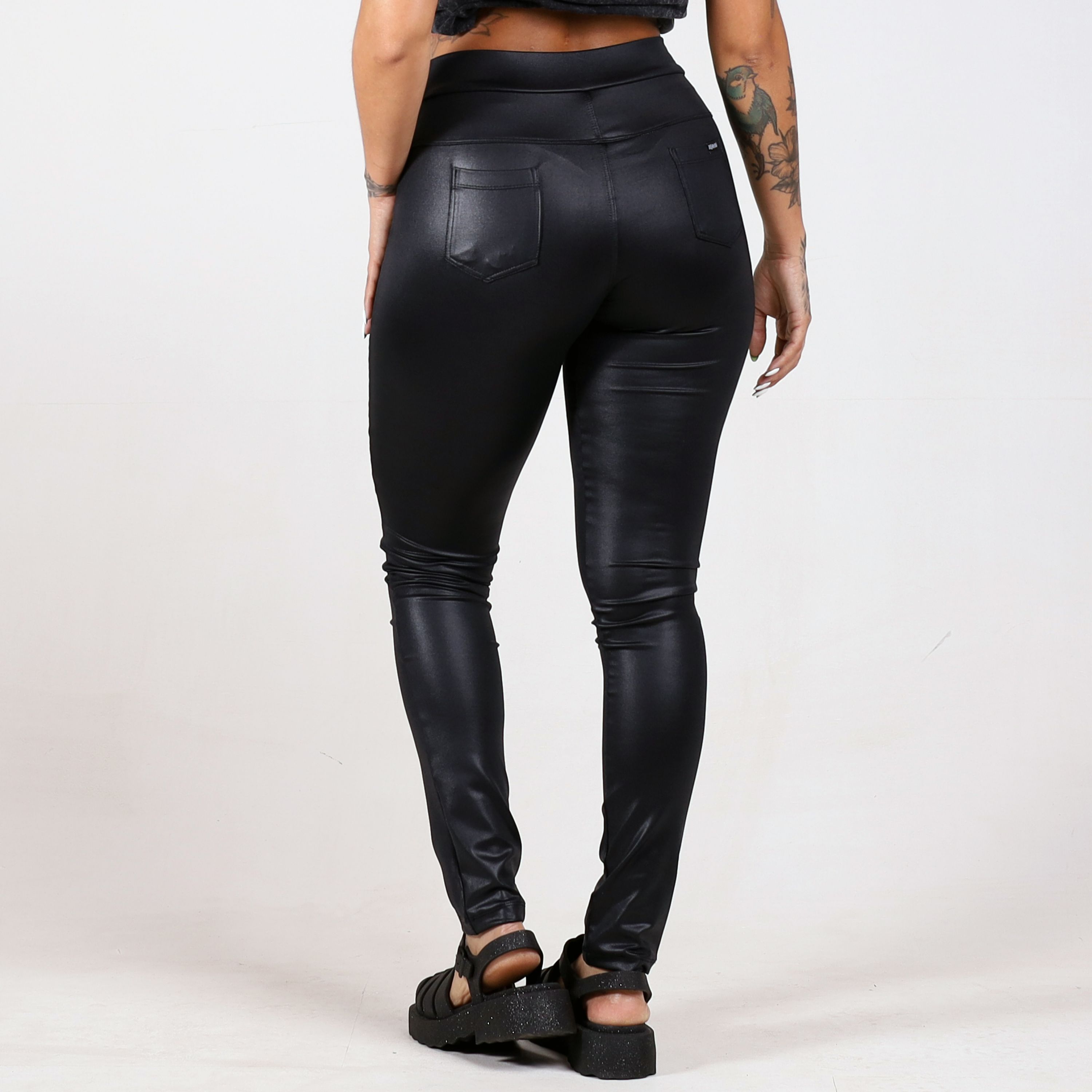 CALÇA LEGGING MONTARIA ELEGANCE 2199 - Preto - Delabela